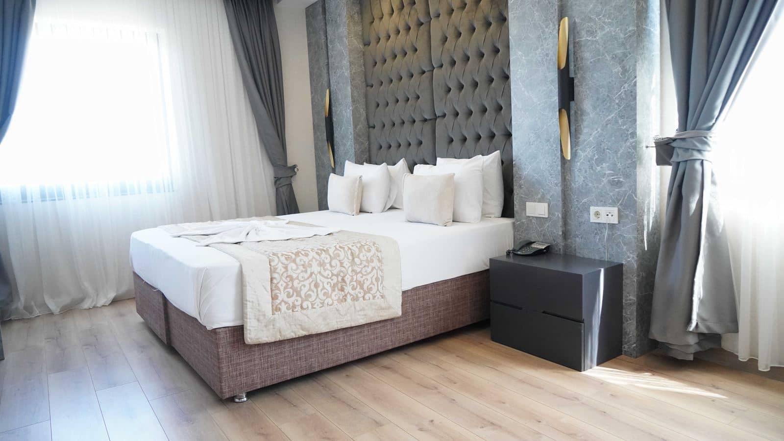 rooms-deluxe-suit-oda
