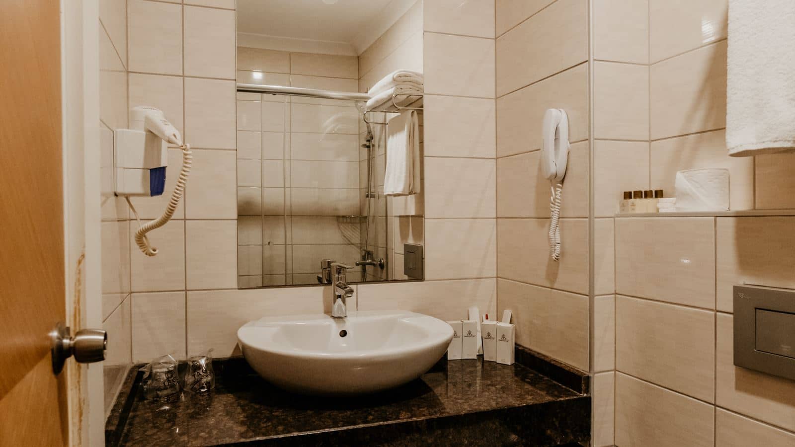 rooms-standard-room