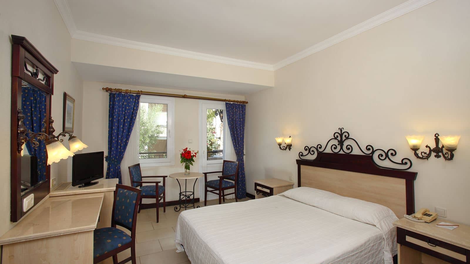 rooms-family-room
