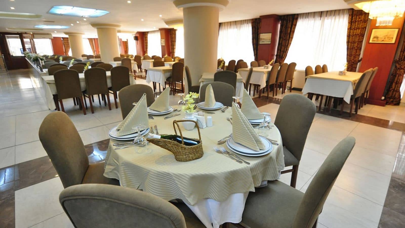 restaurants-main-restaurant