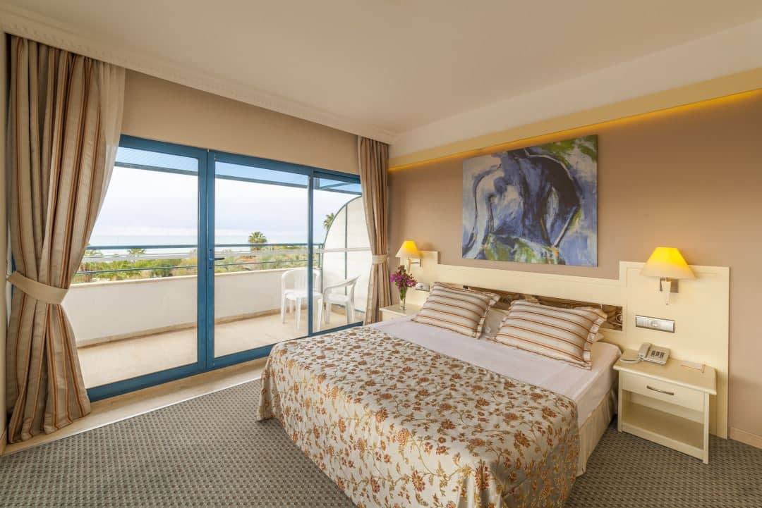 rooms-main-building-sea-view