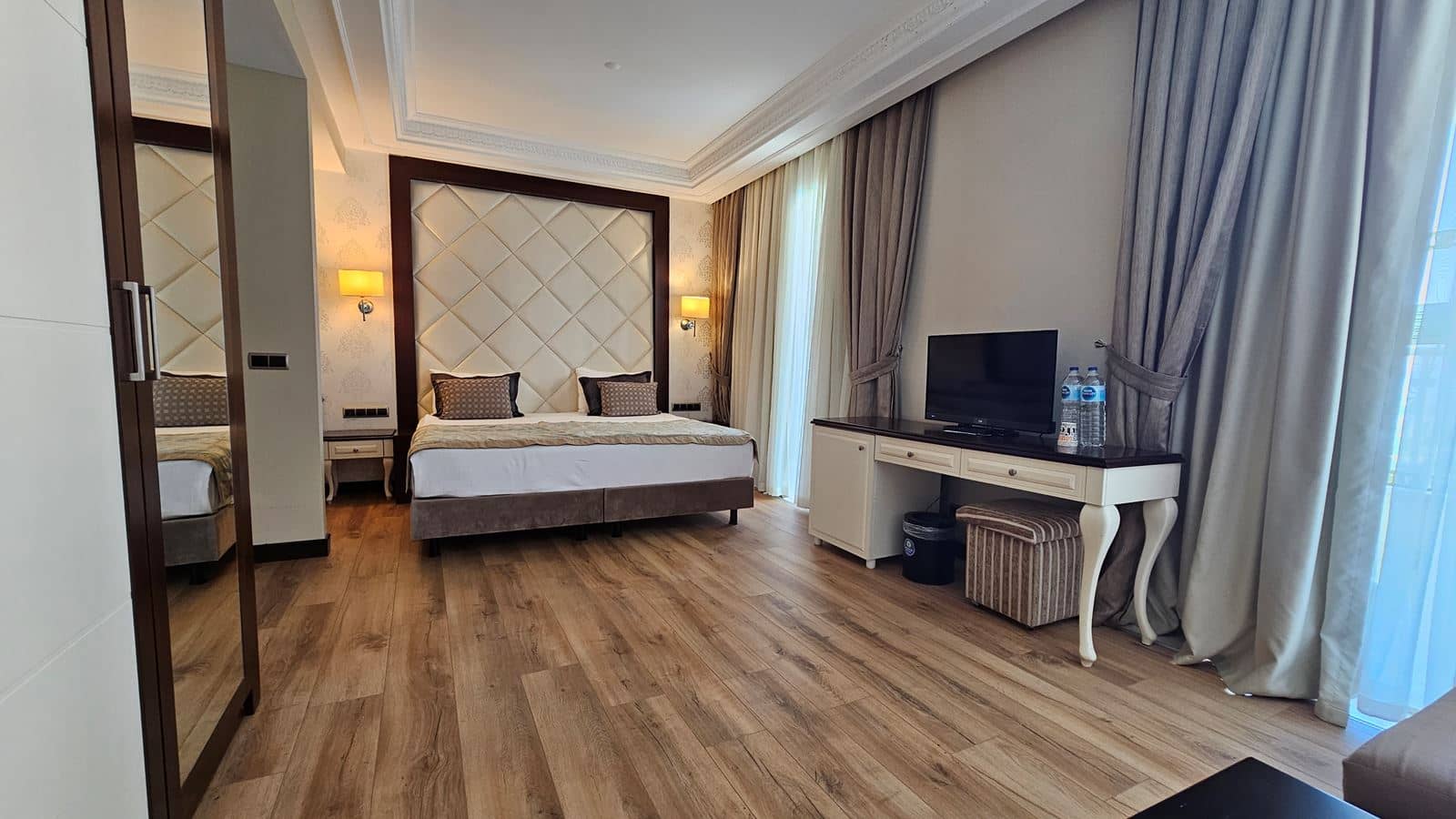 rooms-suite-room