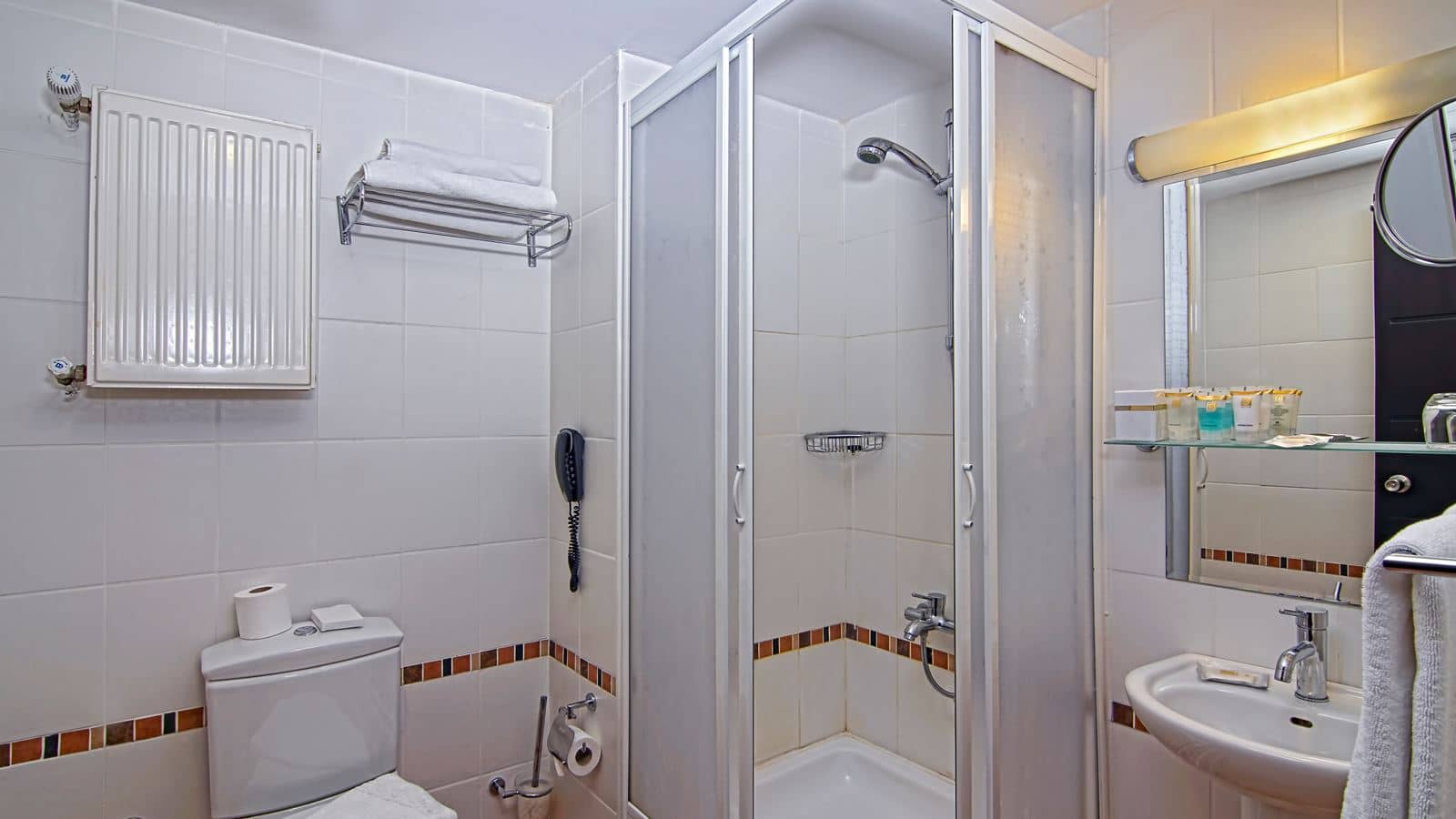 rooms-deluxe-room