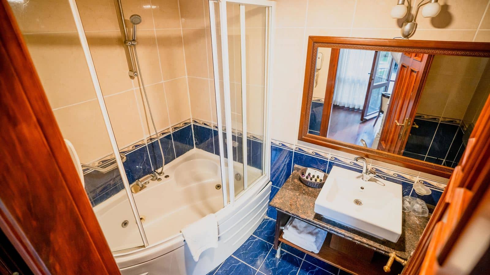 rooms-standard-room