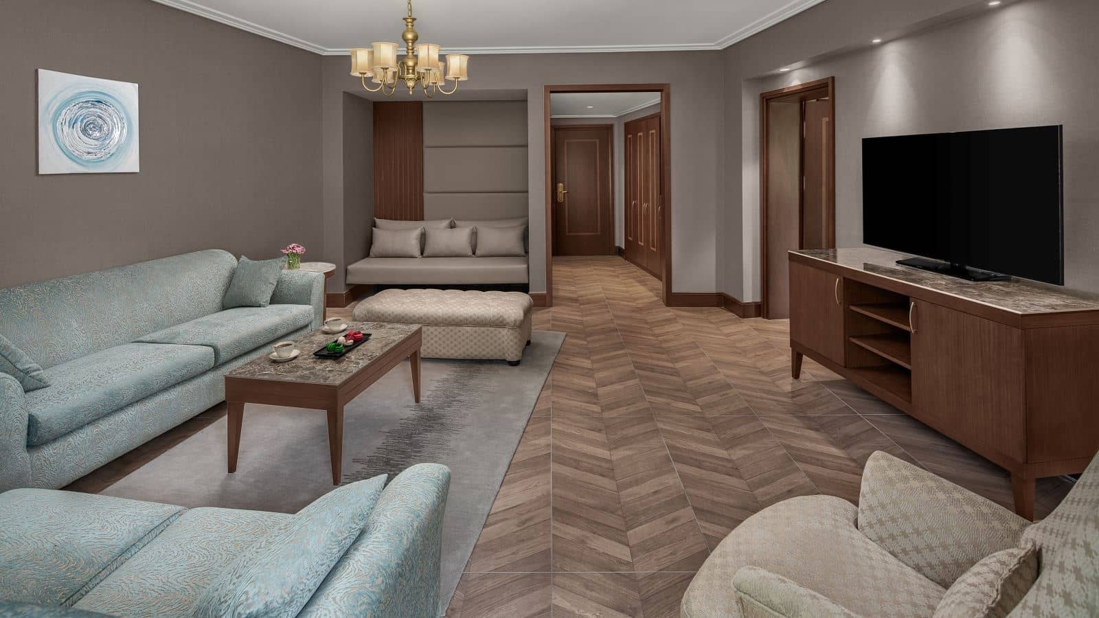 rooms-senior-suit-oda