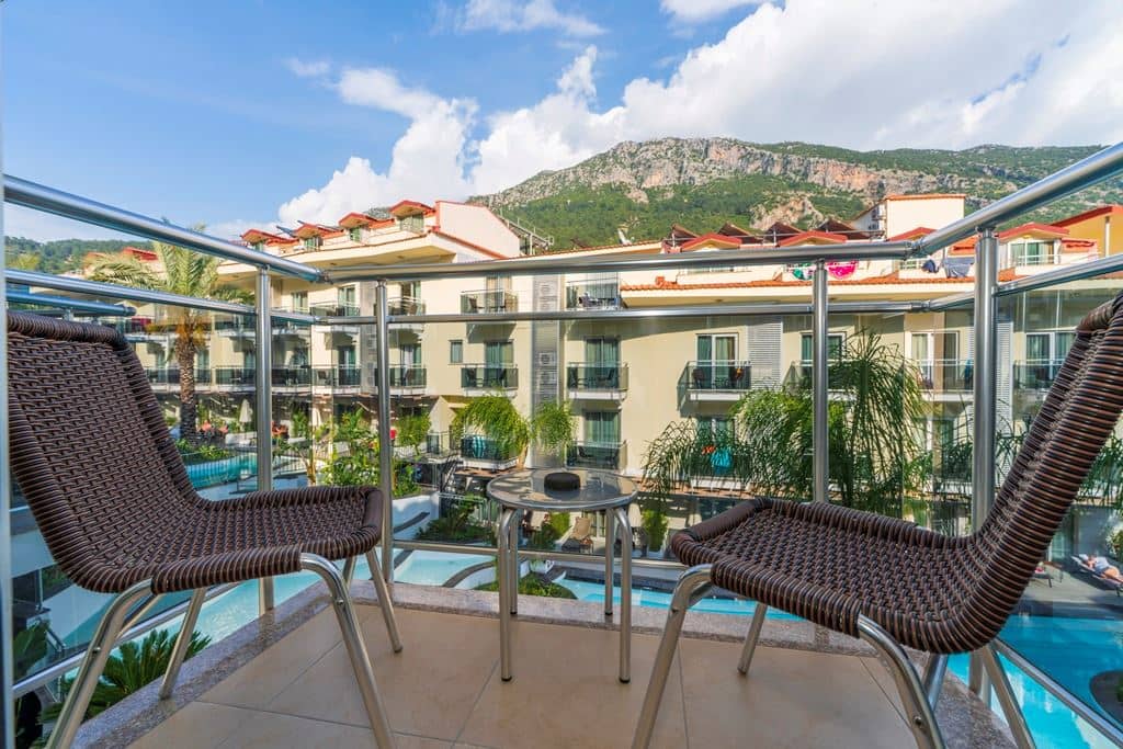 rooms-standard-room-with-balcony