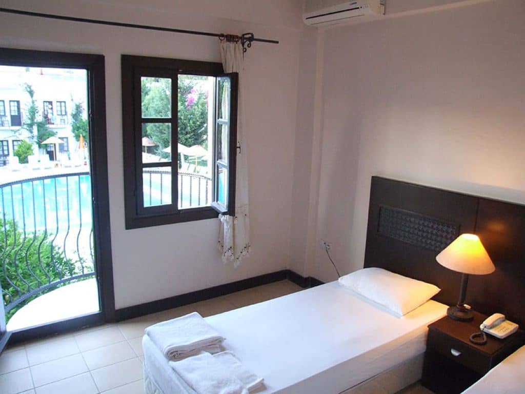 rooms-standard-room