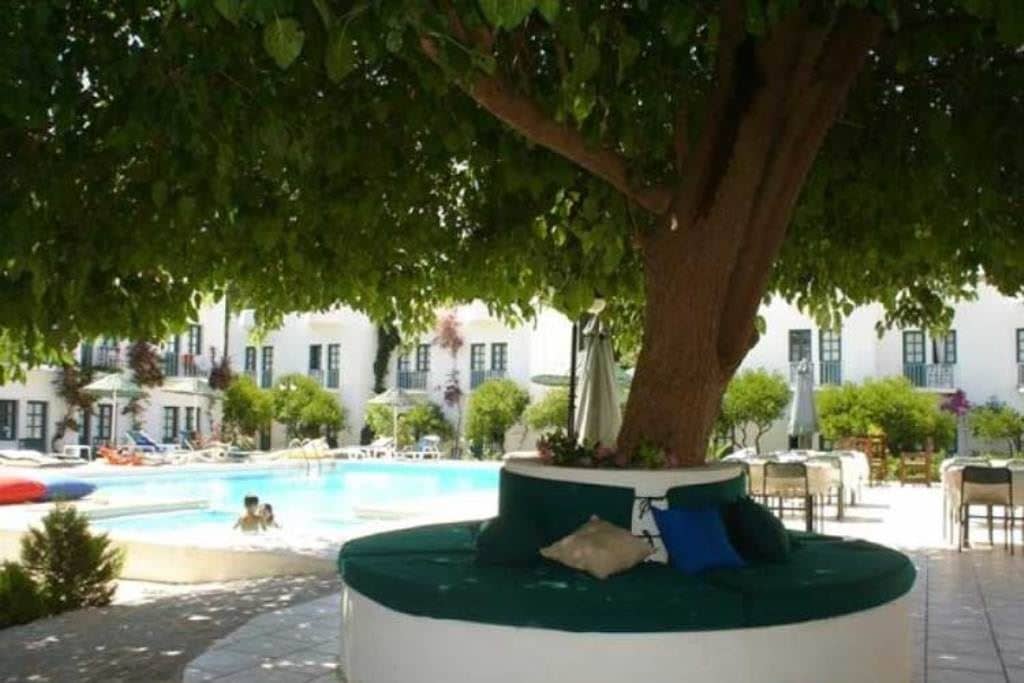 pools-outdoor-pool