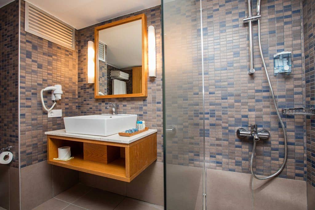 rooms-club-family-2-bedroom-balcony