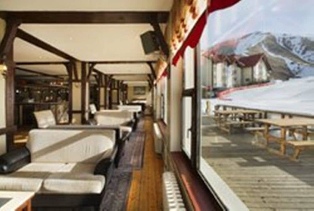 bars-igloo-cafe-bar
