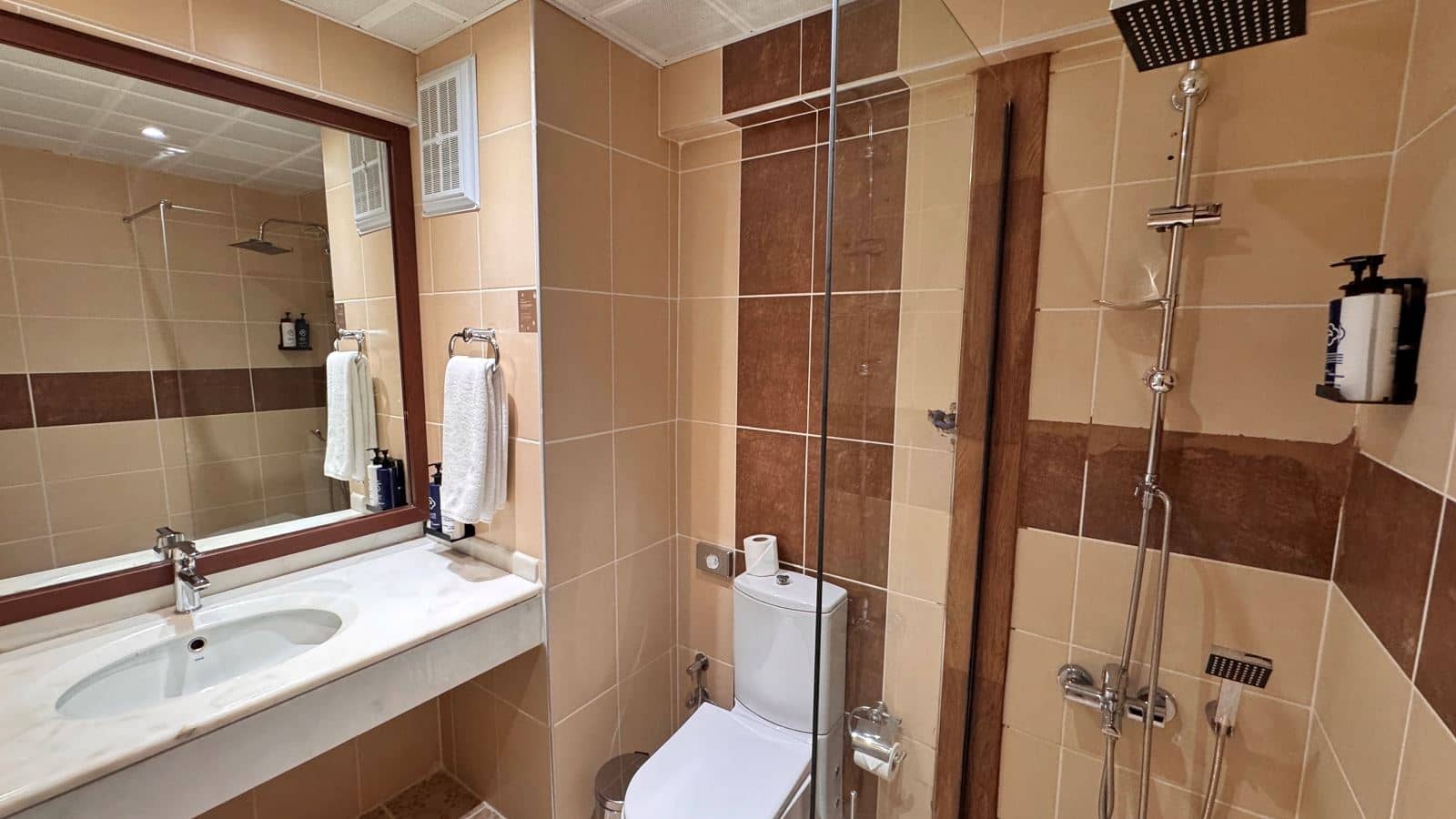 rooms-standard-room