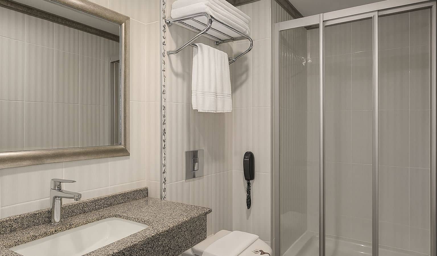 rooms-club-suite-room