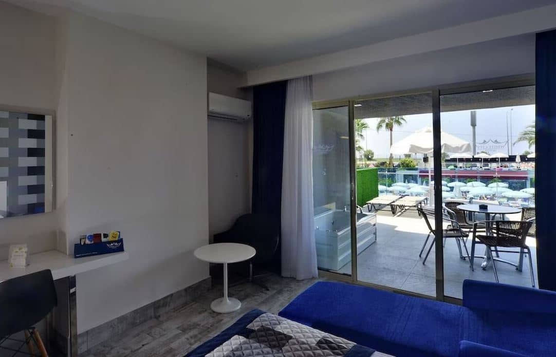 rooms-junior-terrace-suite