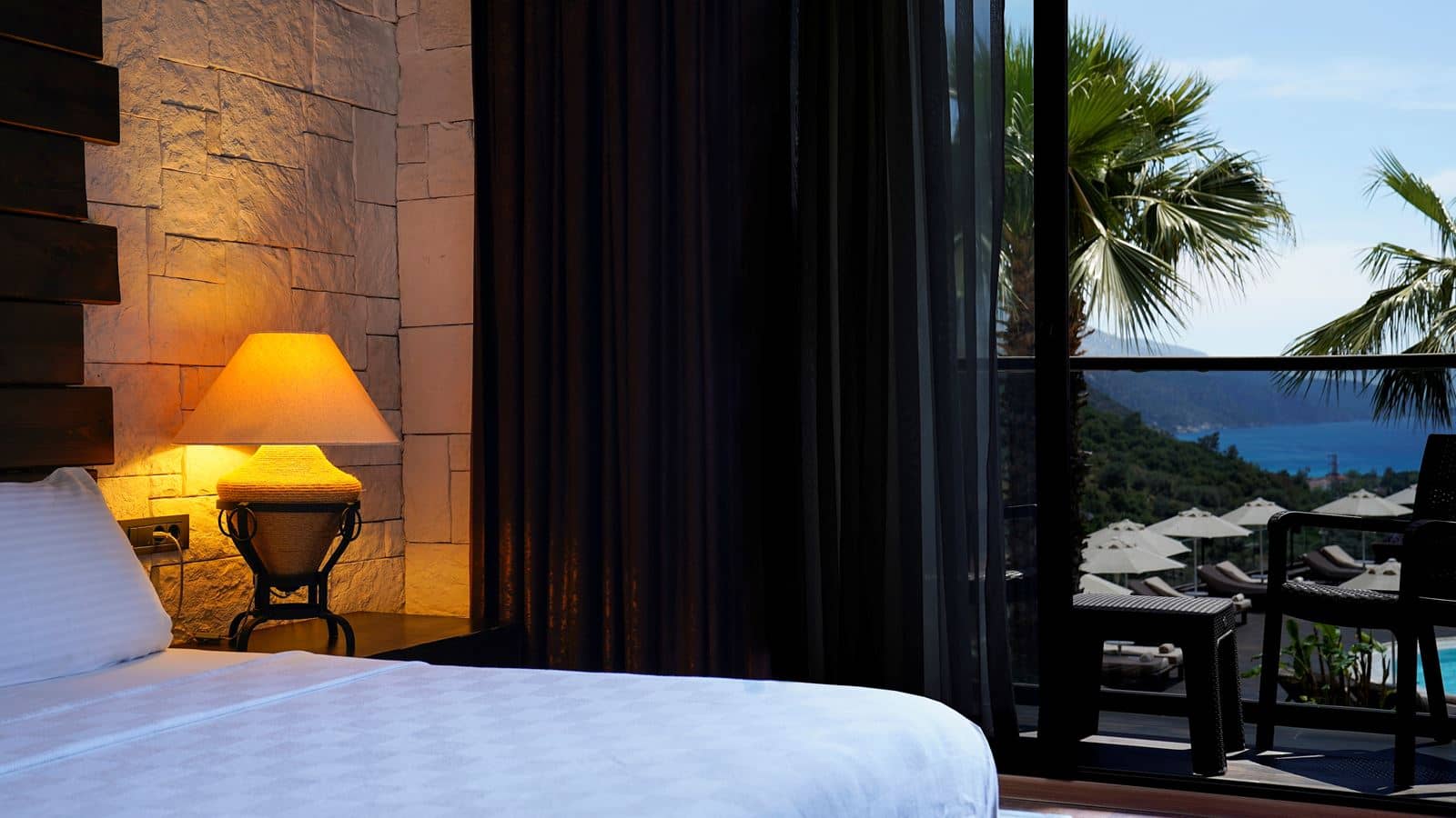 rooms-deluxe-room