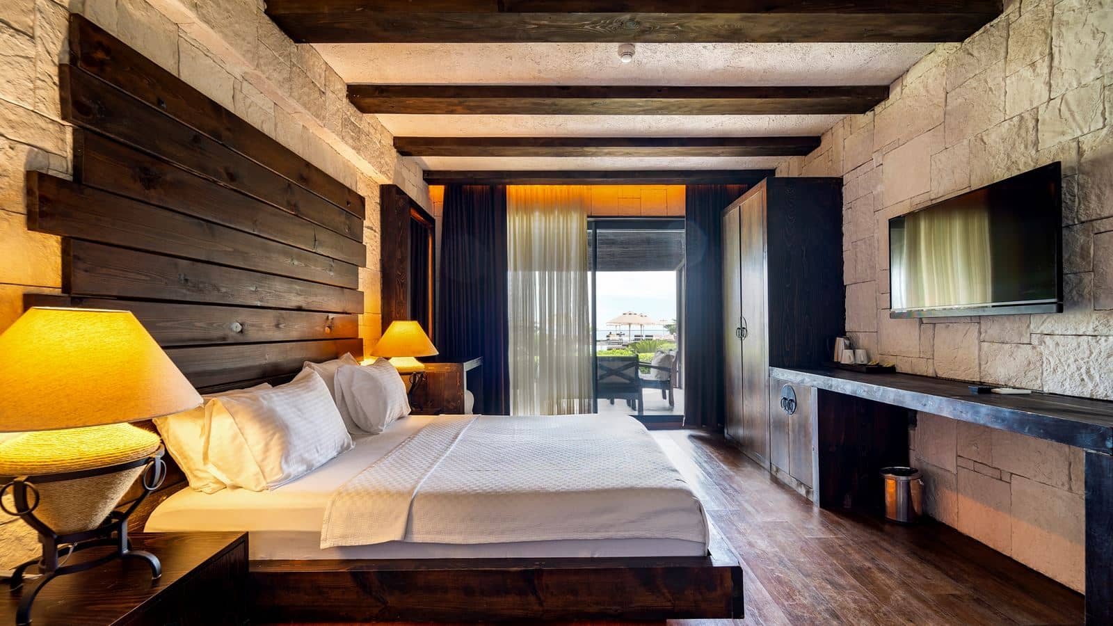 rooms-deluxe-room-terrace
