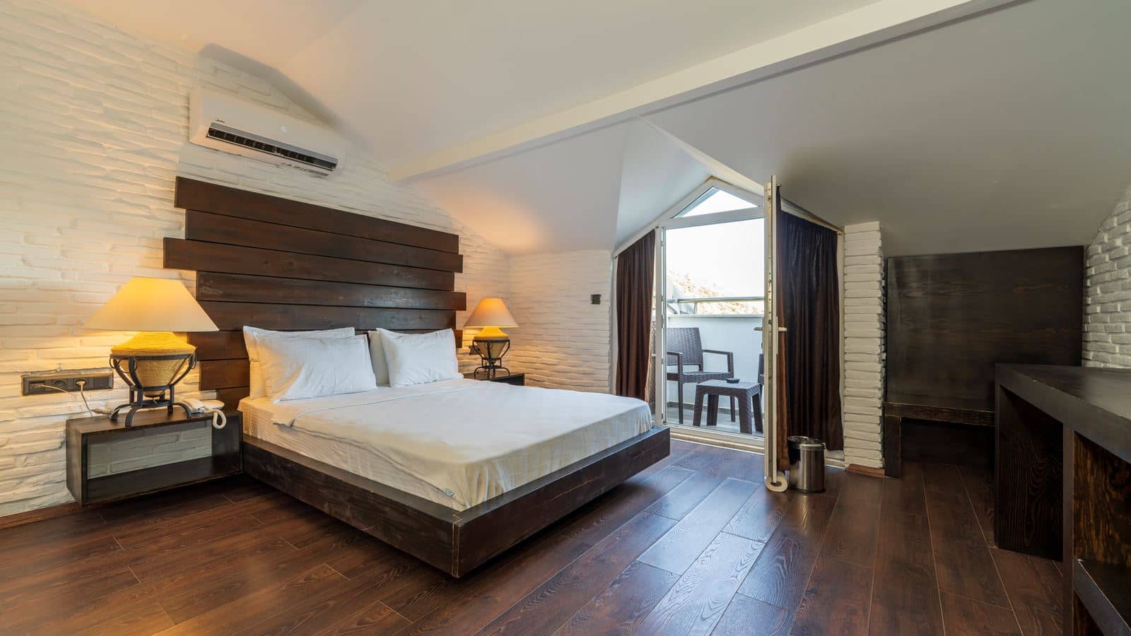 rooms-standard-room