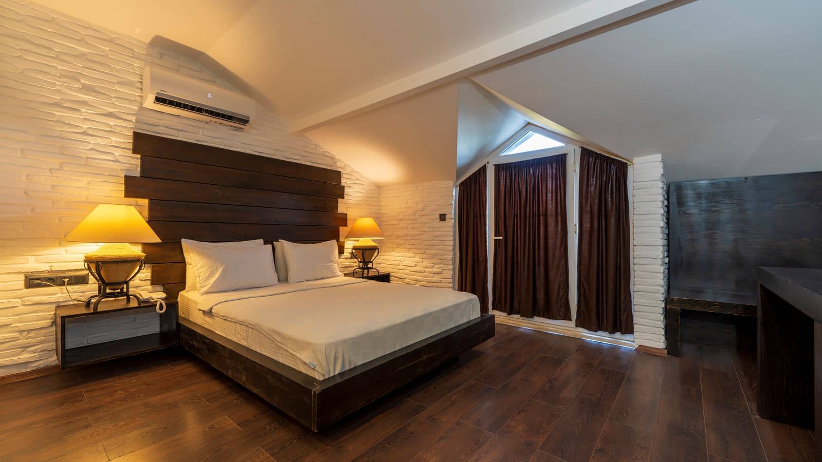 rooms-standard-room