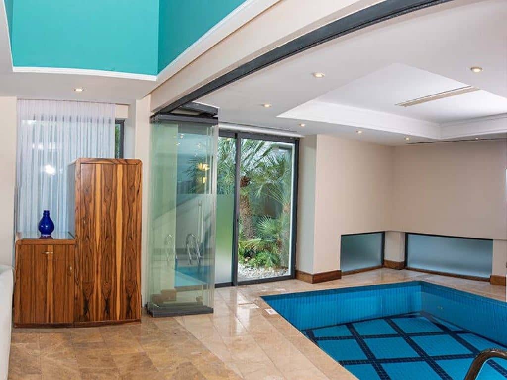 rooms-villas