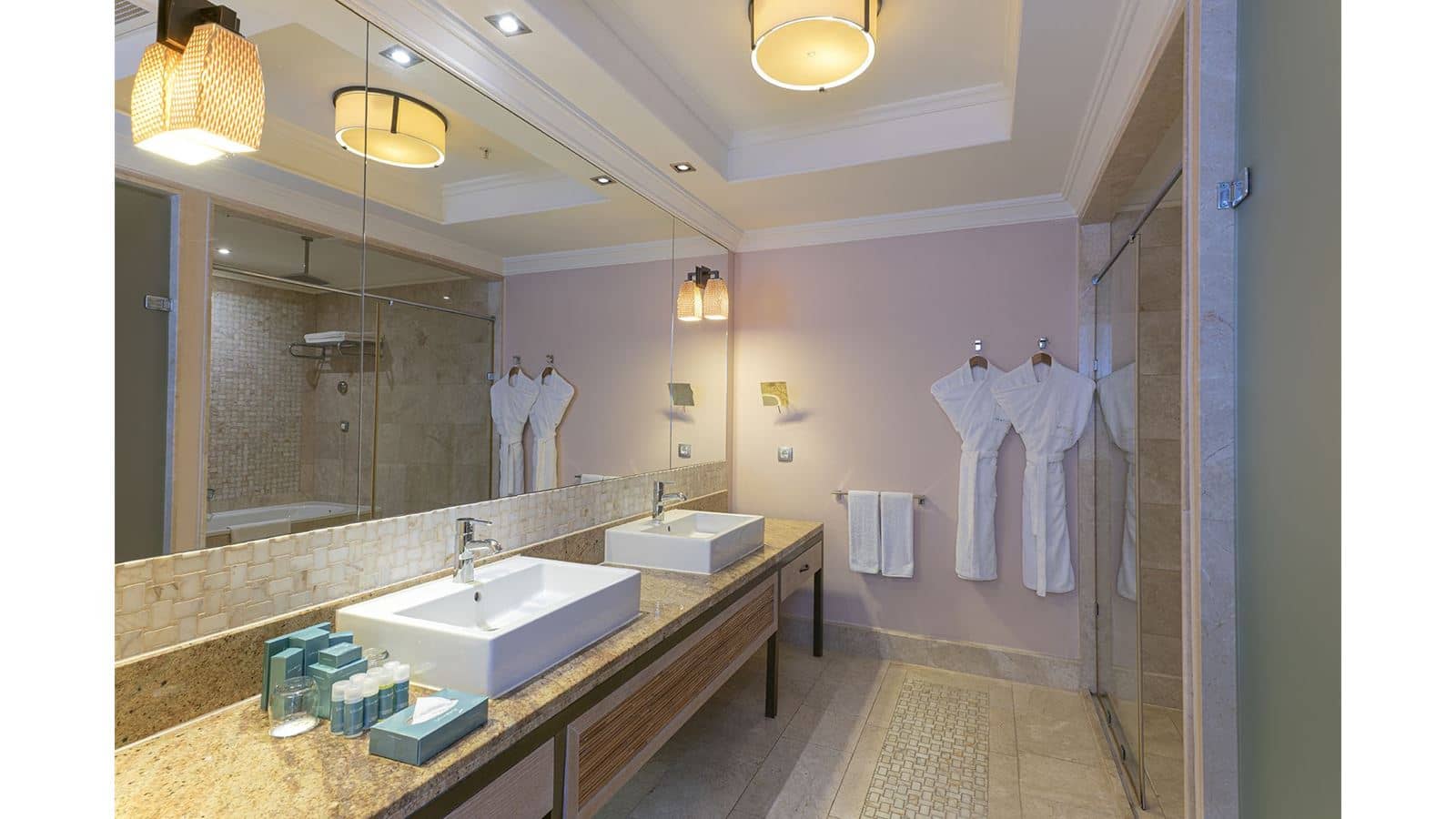 rooms-deluxe-room