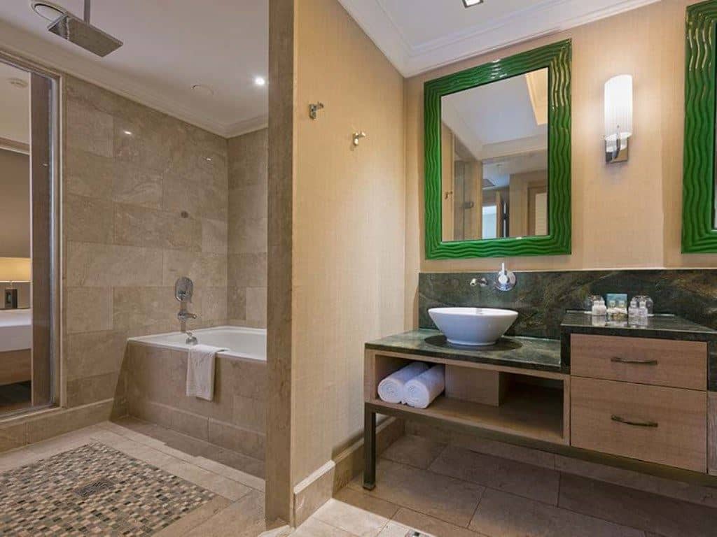 rooms-deluxe-room