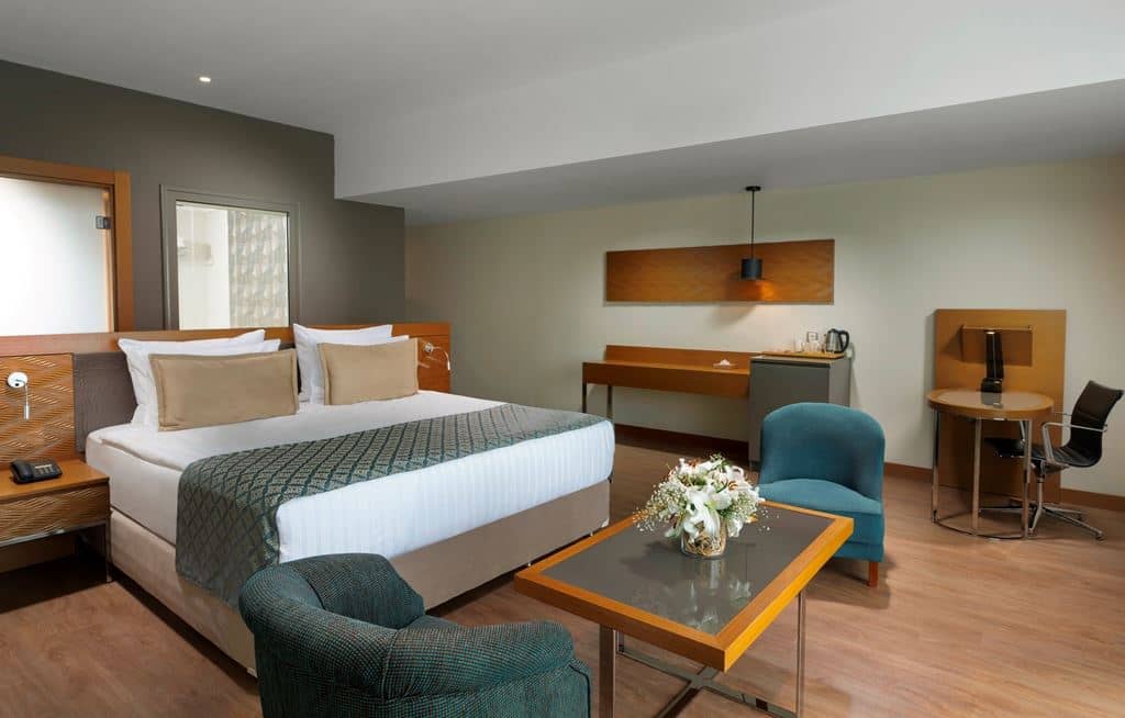 rooms-deluxe-suite-sea-view