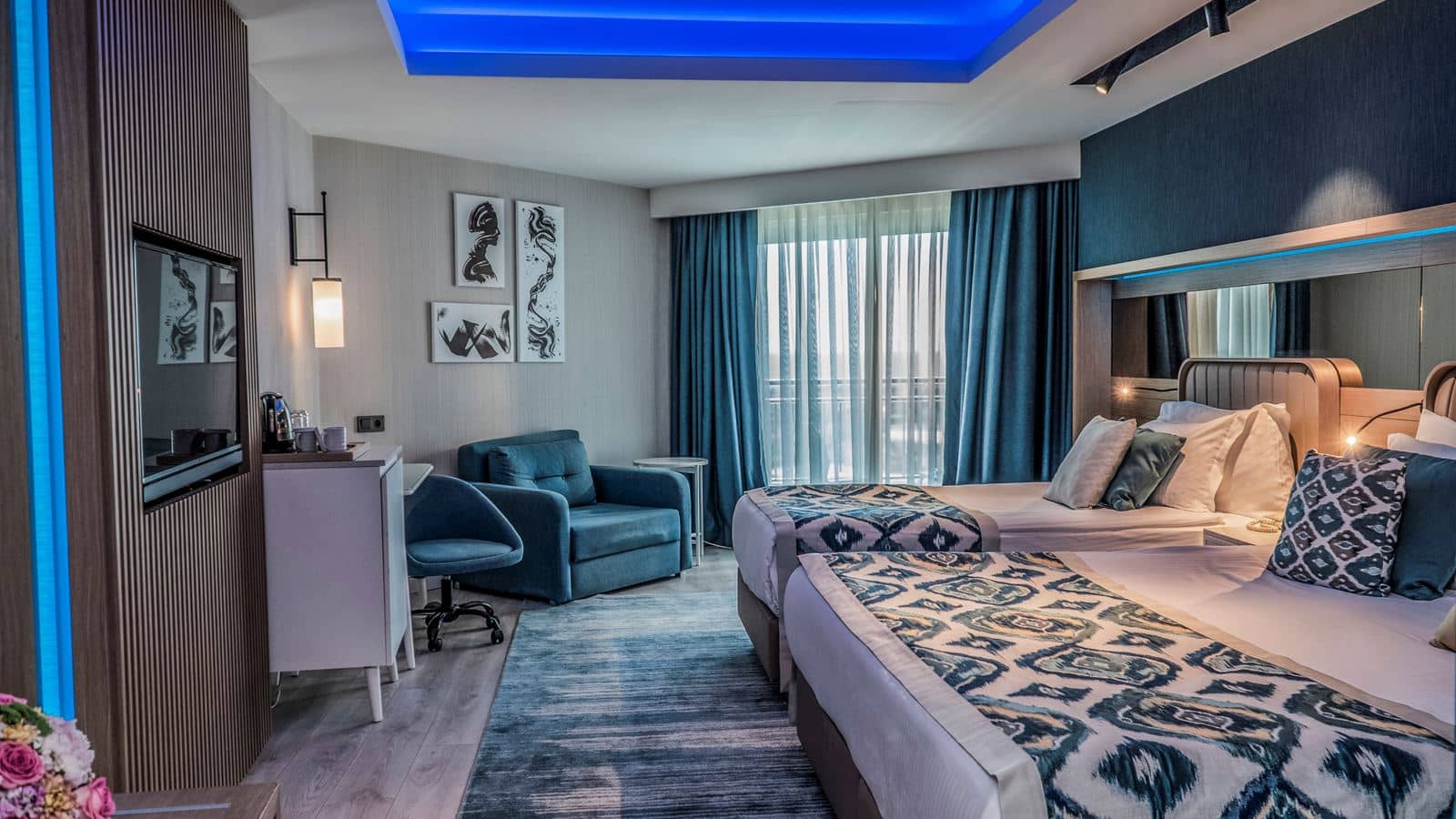 rooms-superior-standard-room-land-view-with-balcony
