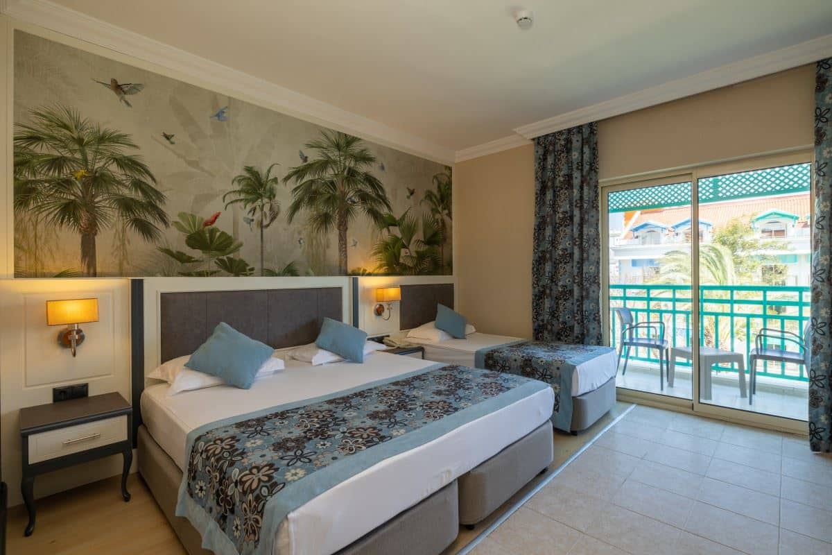 rooms-standard-room-land-view