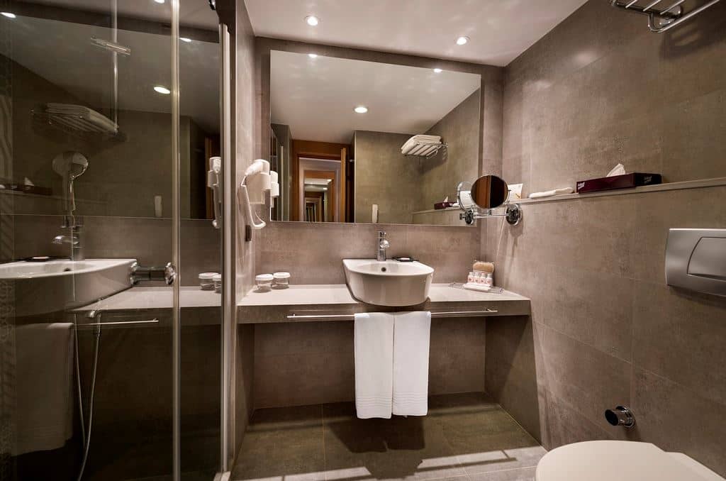 rooms-deluxe-room-garden-view