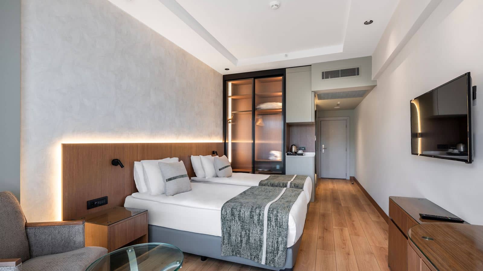 rooms-standard-land-view
