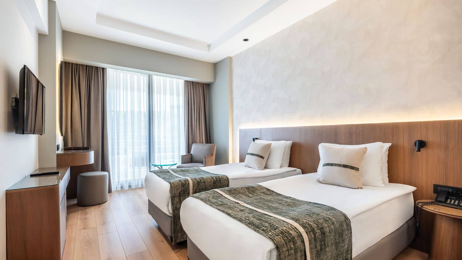 rooms-standard-land-view
