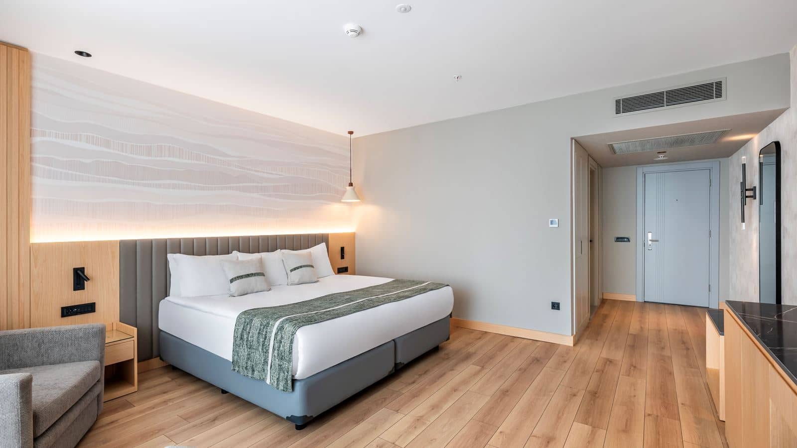 rooms-executive-land-view-room
