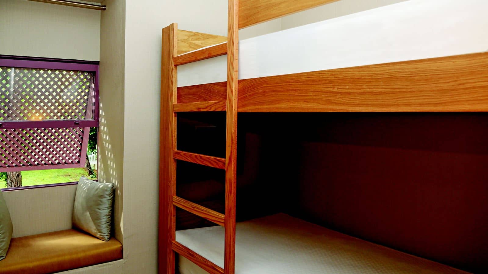 rooms-family-room