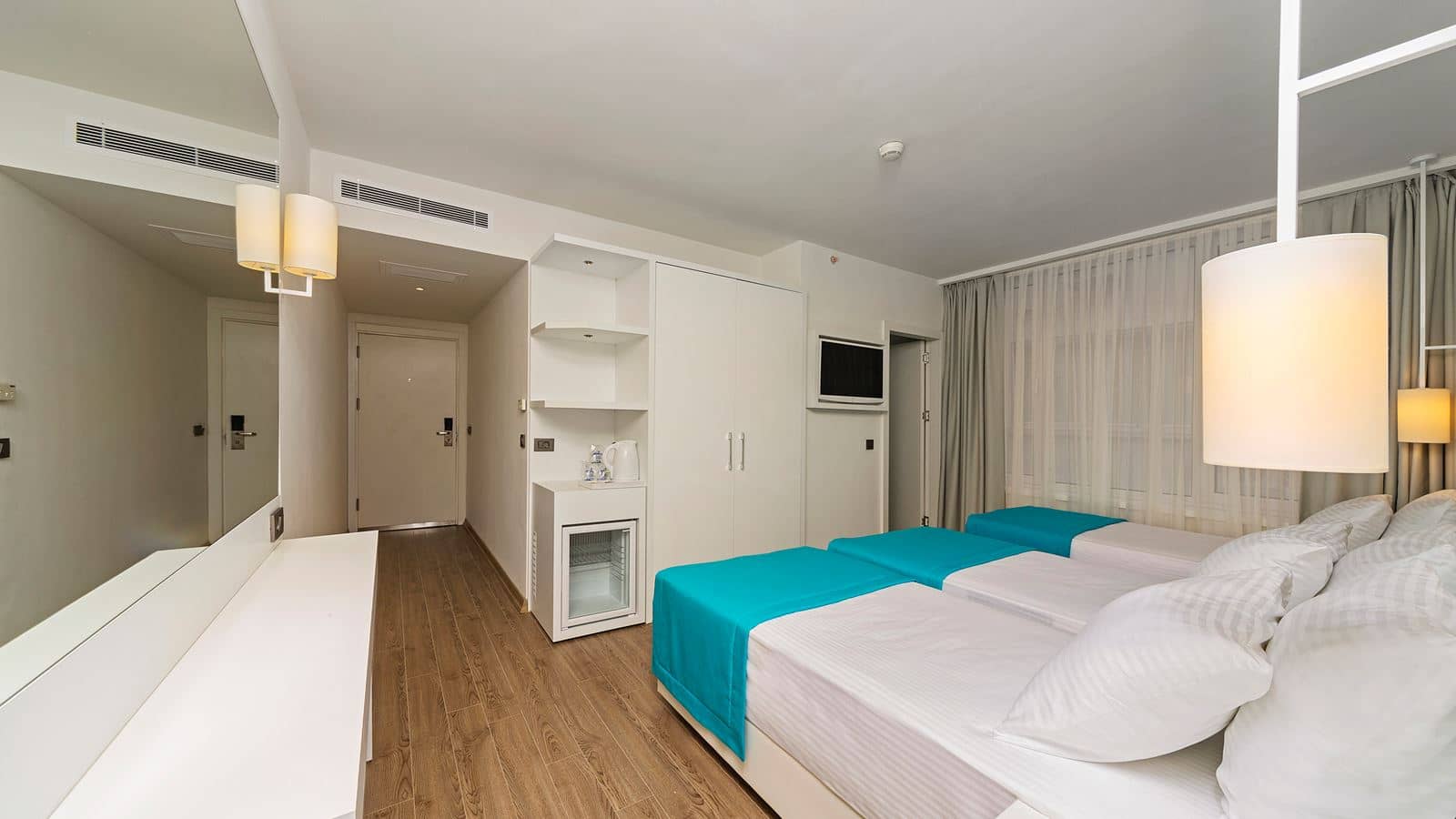 rooms-standard-room-land-view