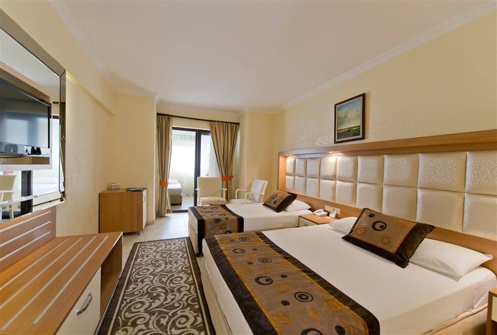 rooms-connection-family-room-side-sea-view-2-bedroom