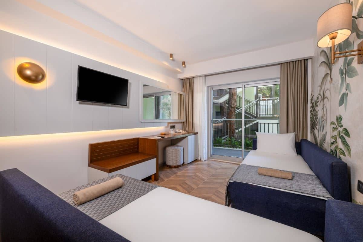 rooms-family-room