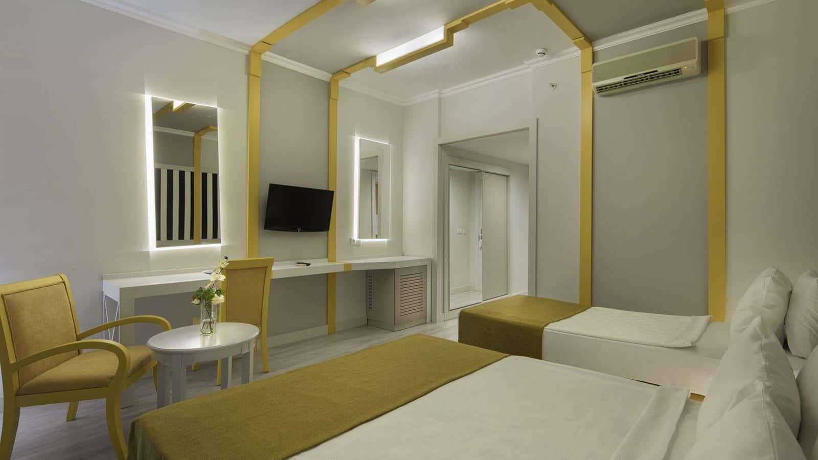 rooms-standard-side-sea-view-room