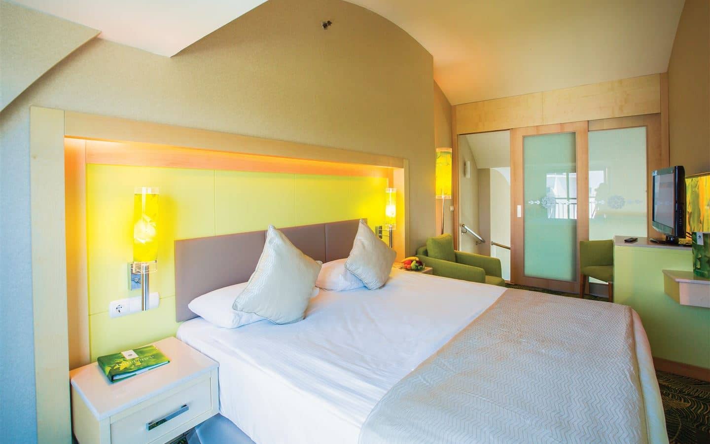 rooms-main-bulding-family-room-partial-view