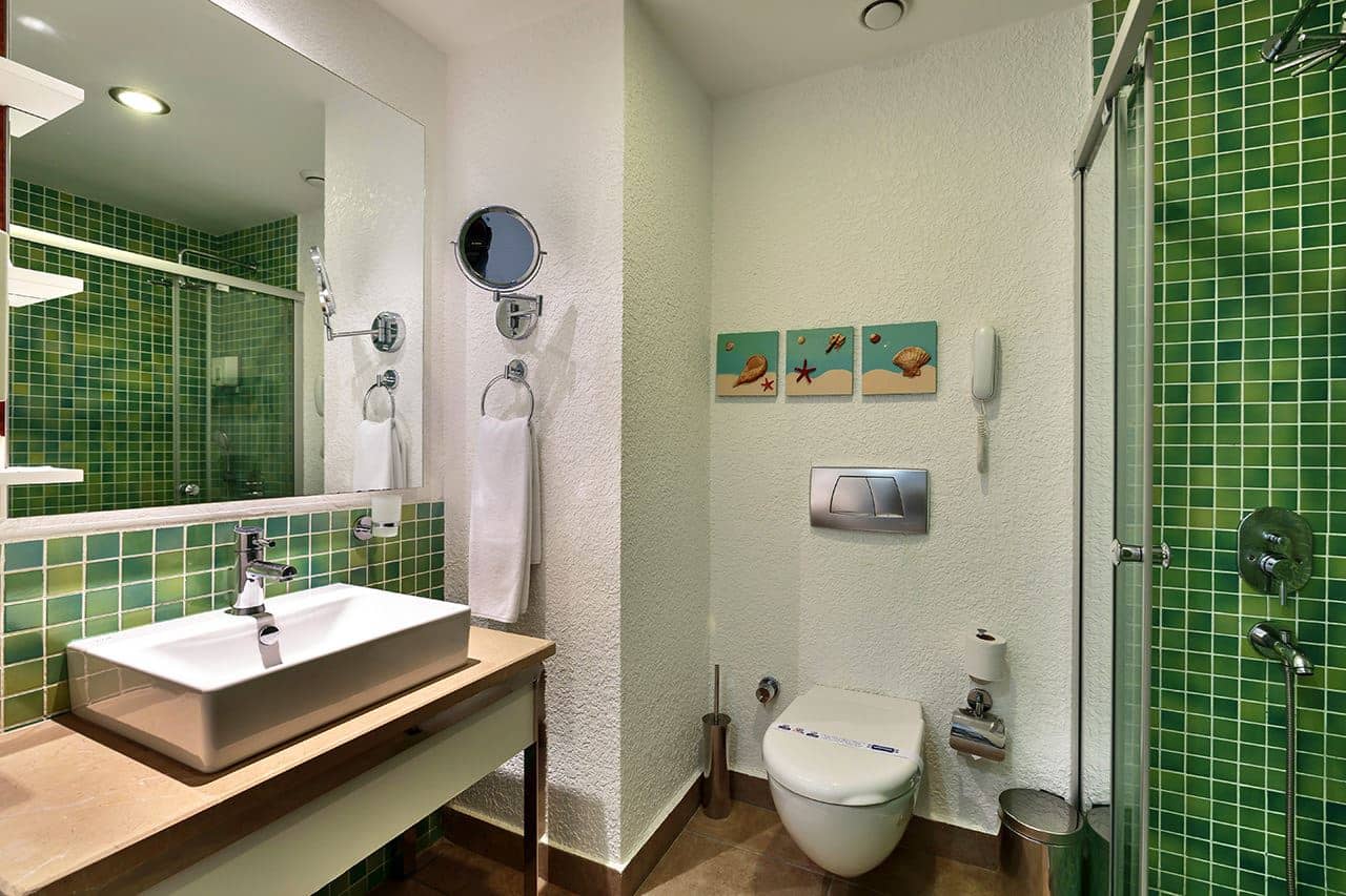 rooms-standard-room-side-sea-view-upper-floor