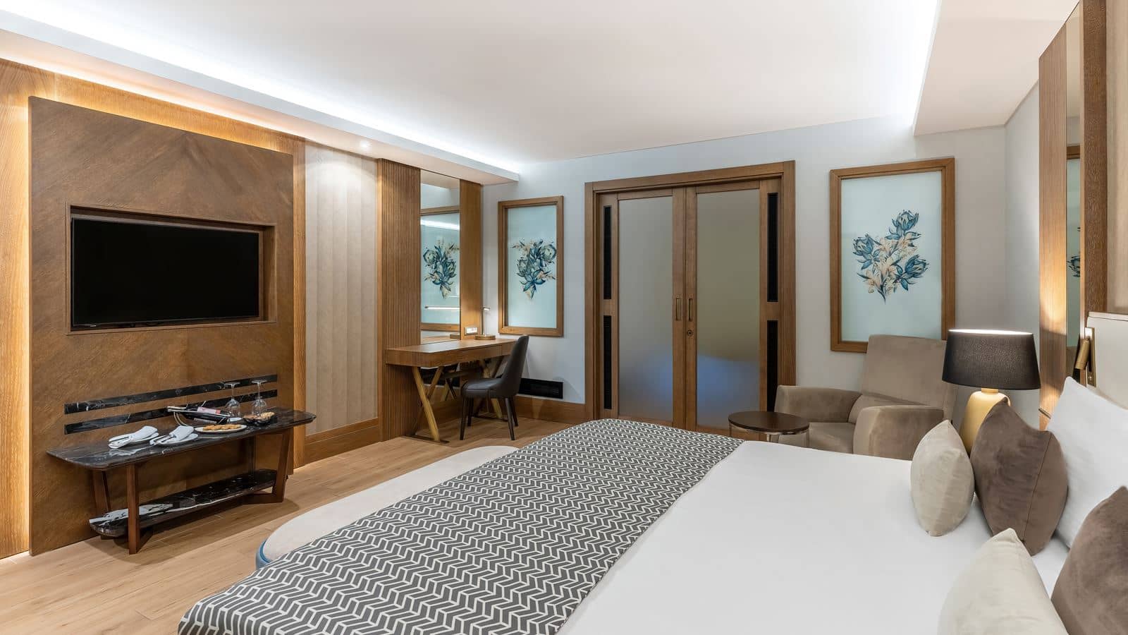 rooms-deluxe-superior-room-pool-acces