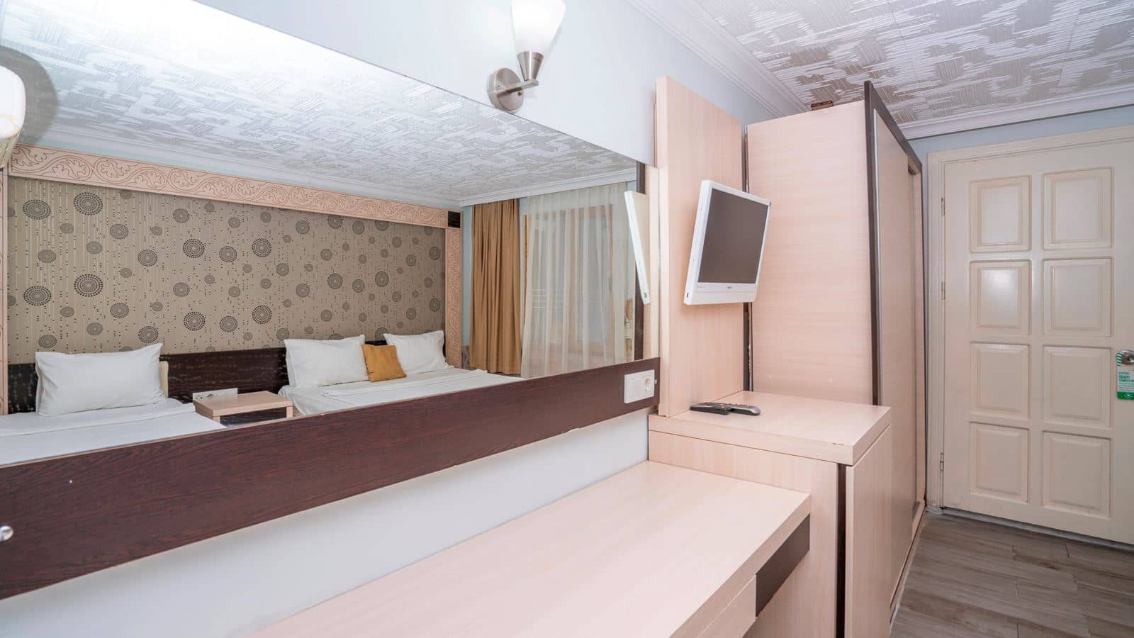 rooms-garden-room