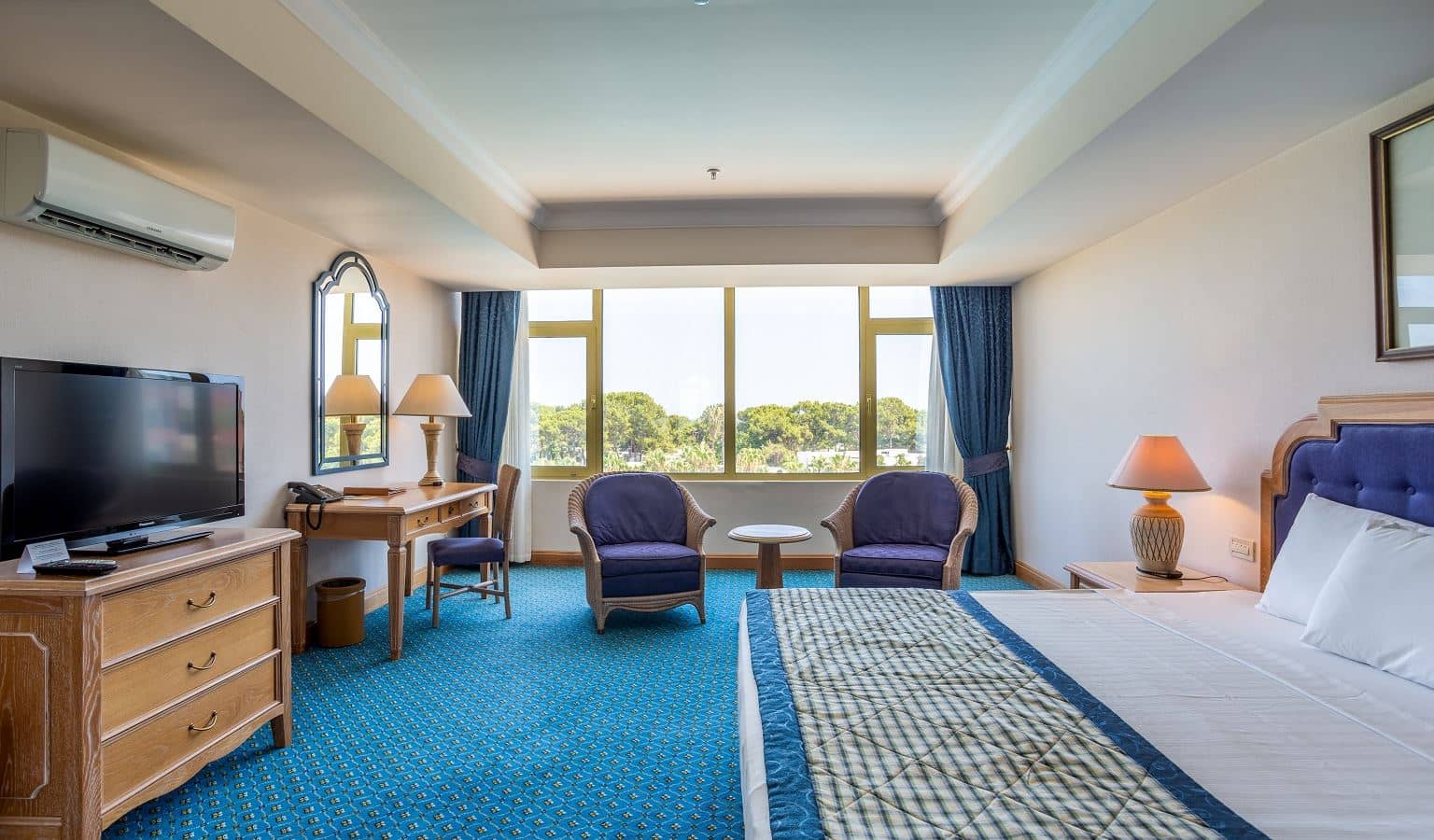 rooms-deluxe-suite