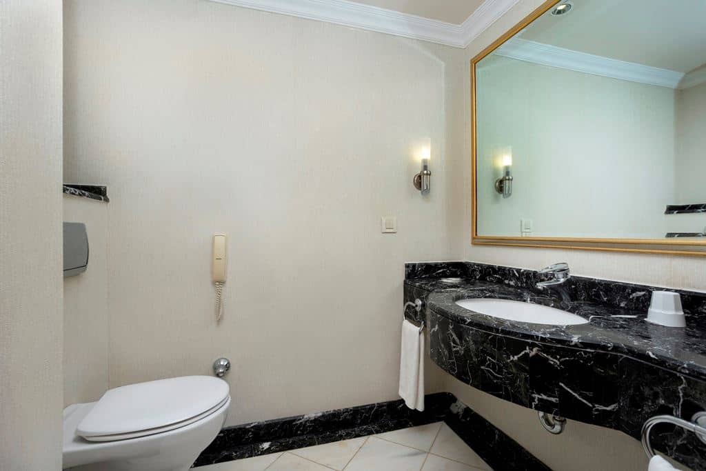 rooms-deluxe-suite