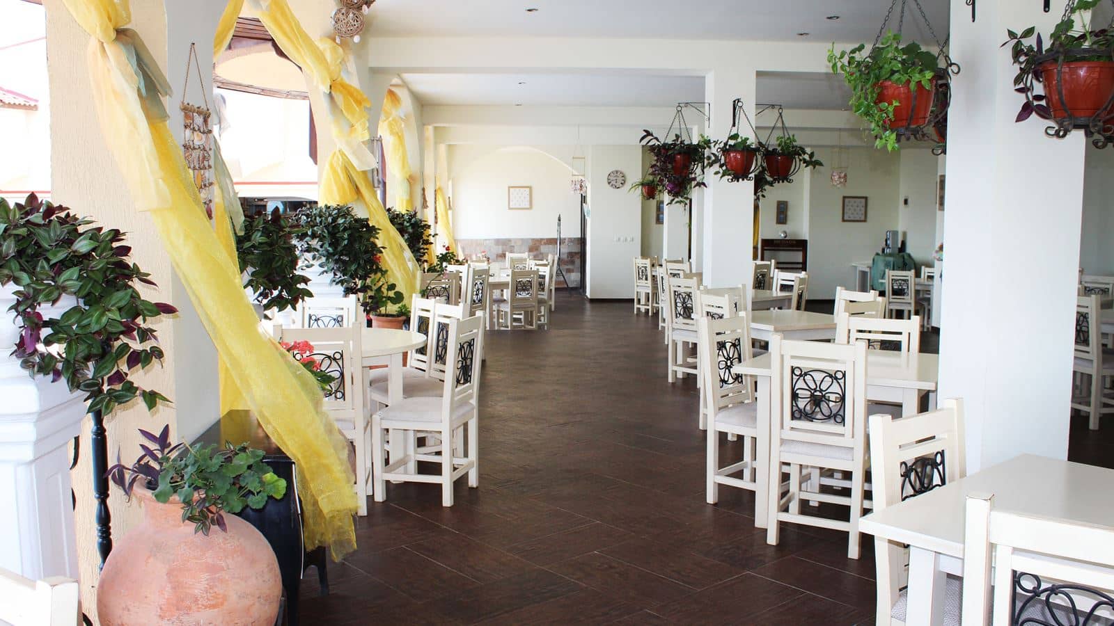 restaurants-mediterranean-restaurant--in-the-territory-of-the-complex