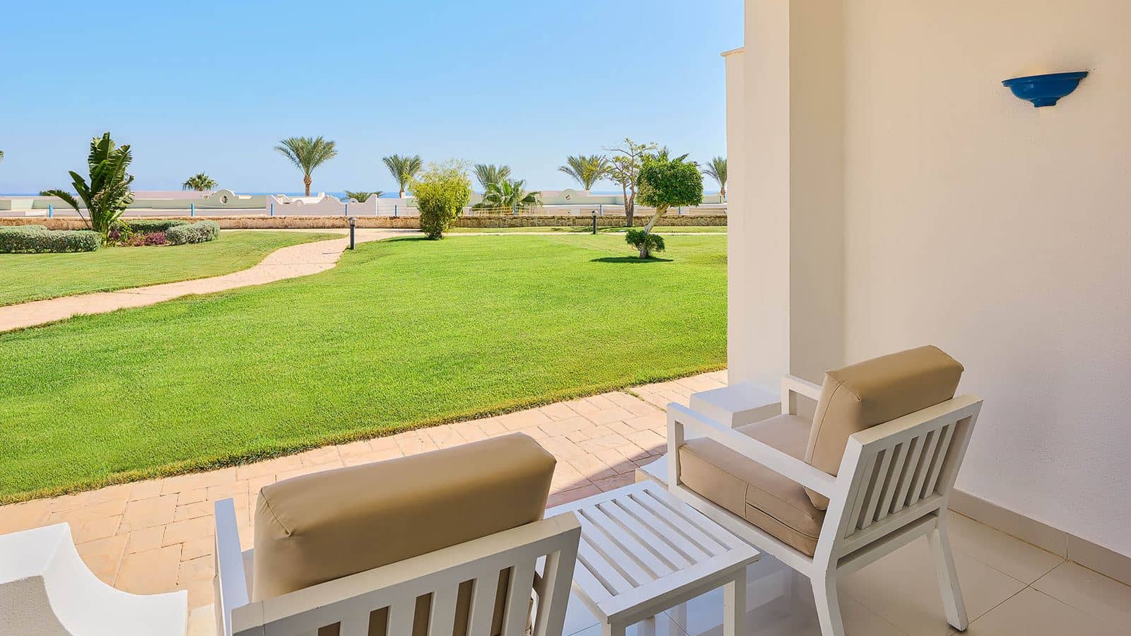 rooms-standard-renovated-garden-view