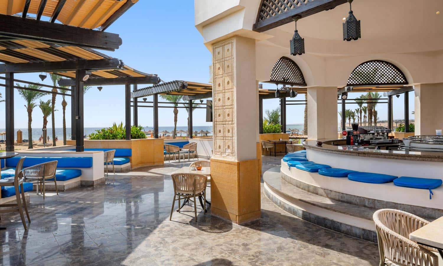 bars-pool-deck-bar