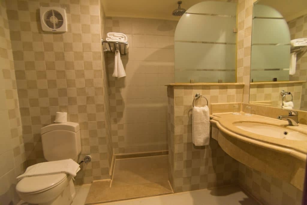 rooms-superior-room