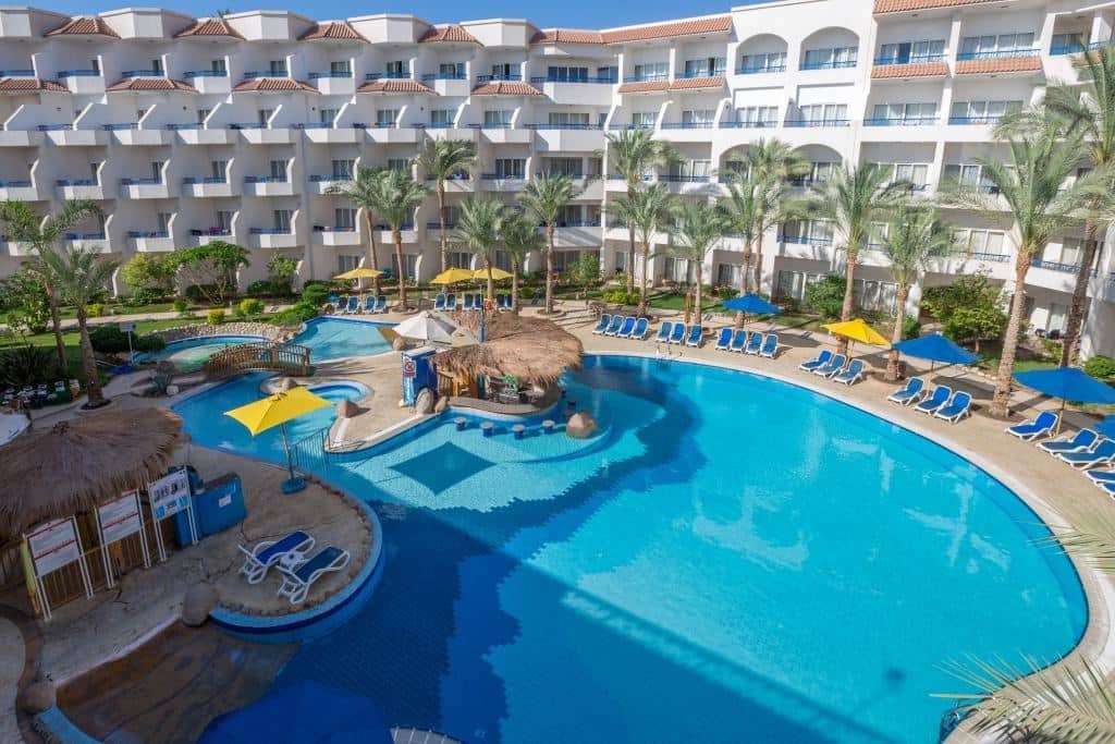 bars-main-pool-bar