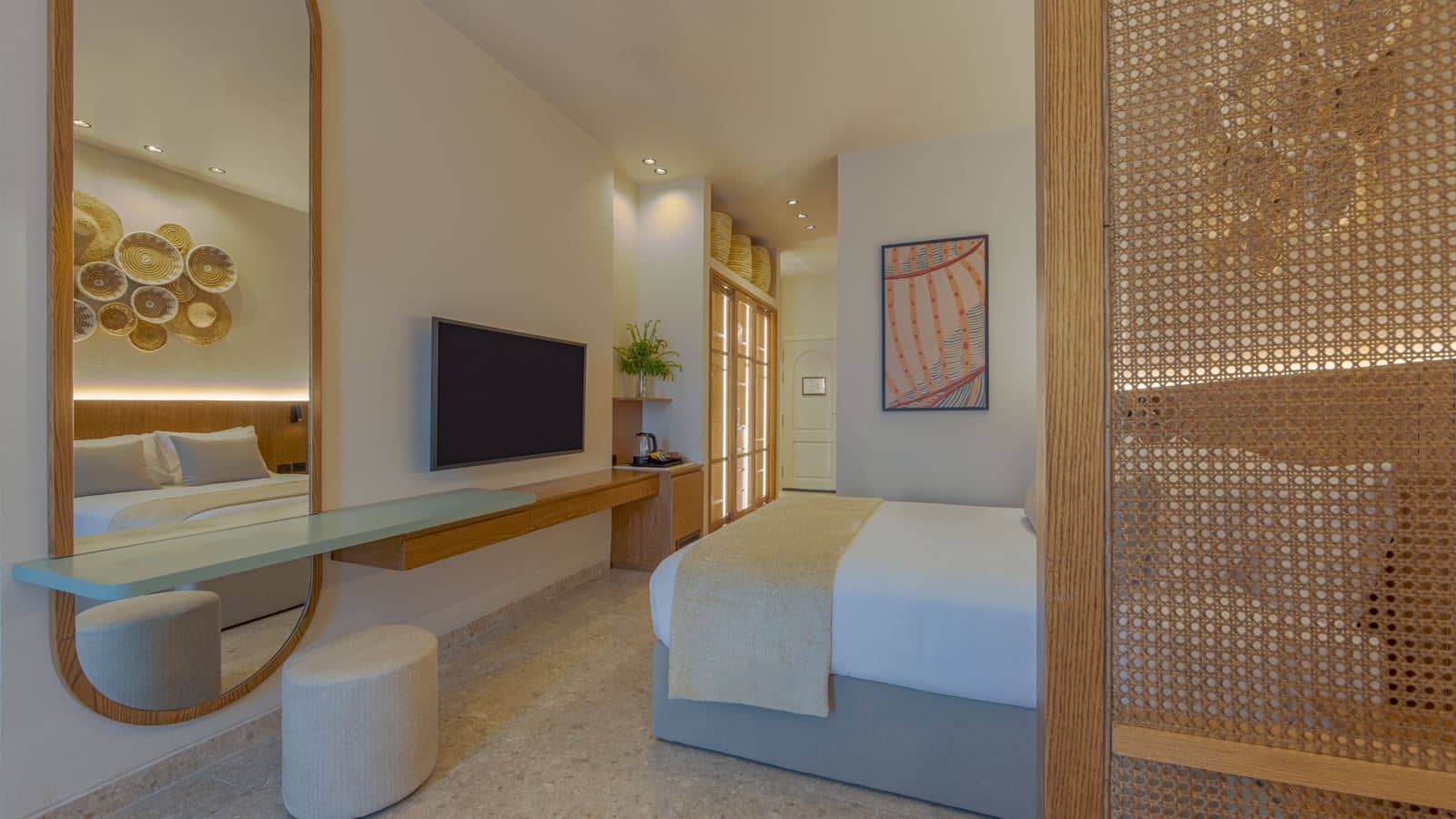 rooms-deluxe-room-pool-view