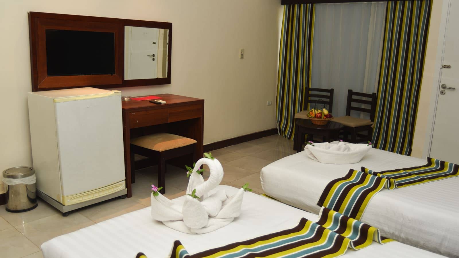 rooms-familyroom