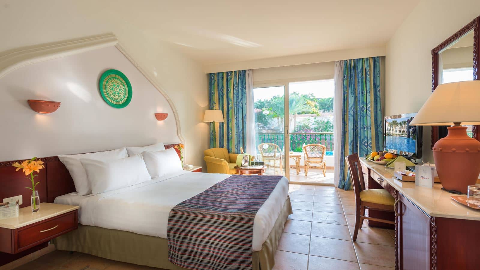 rooms-superior-pool-view-room